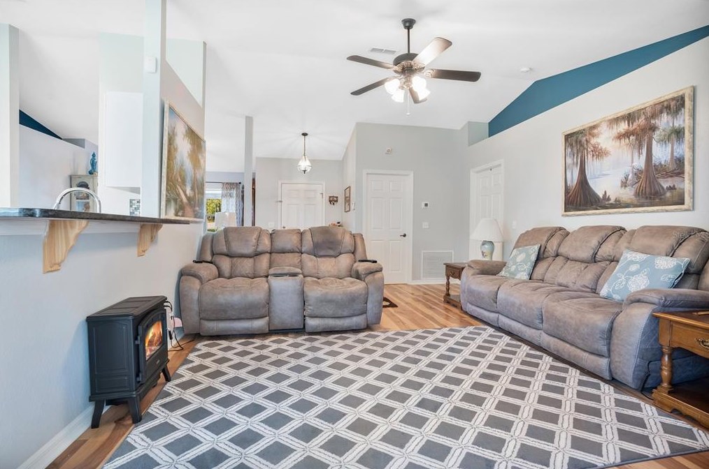 61 Redwood Rd, Ocala FL  34472-9515 exterior