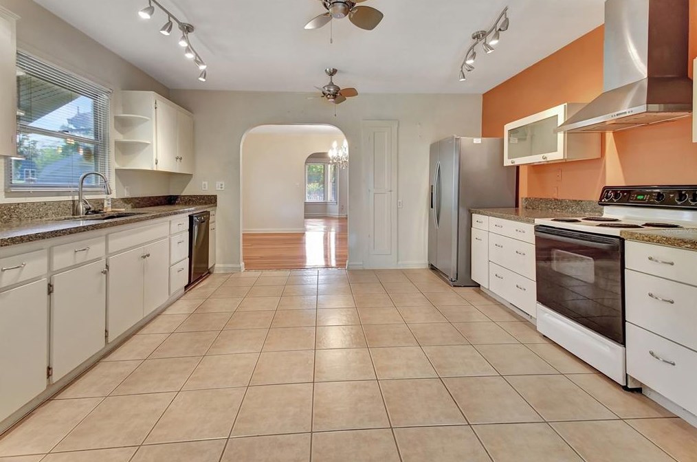 130 Garfield Ave, Deland FL  32724-4408 exterior
