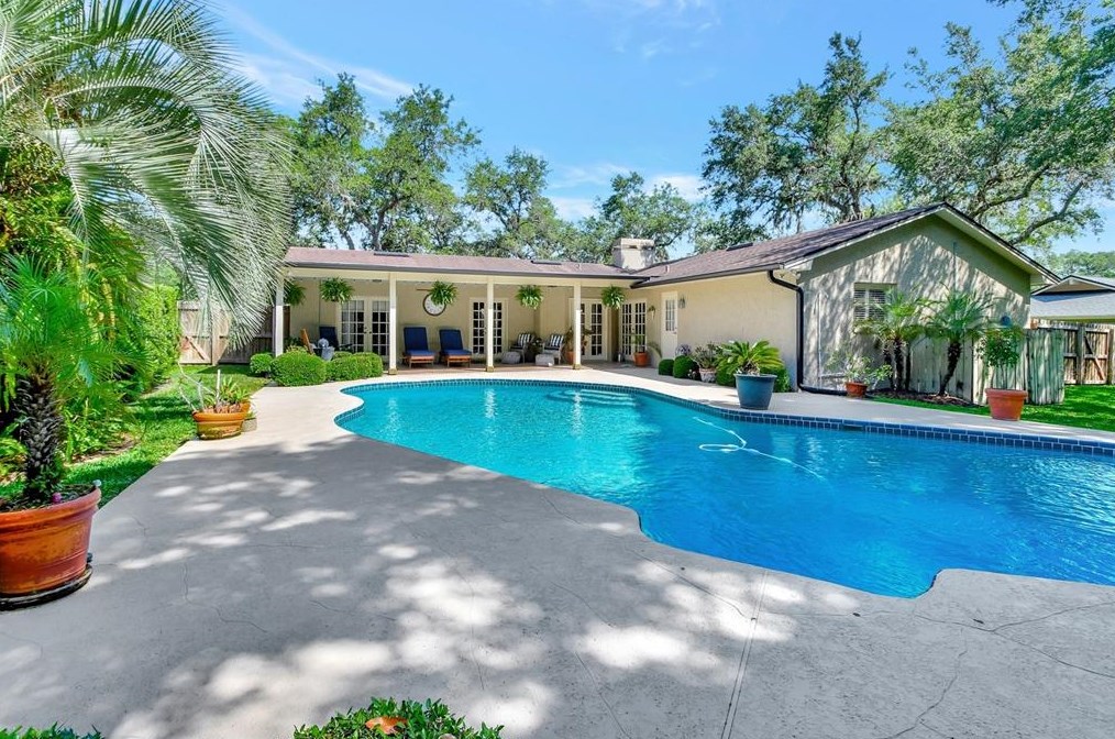 335 Hornbeam Dr, Longwood, FL 32779-2532