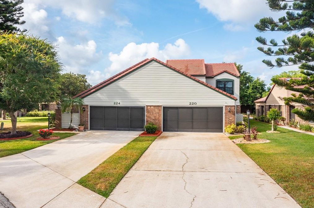 220 Palm Sparrow Ct, Daytona Beach, FL 32119-8783