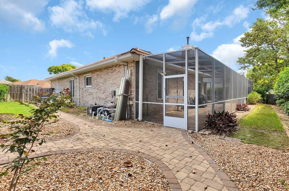 7 Carrington Ln, Ormond Beach FL  32174-3896 exterior