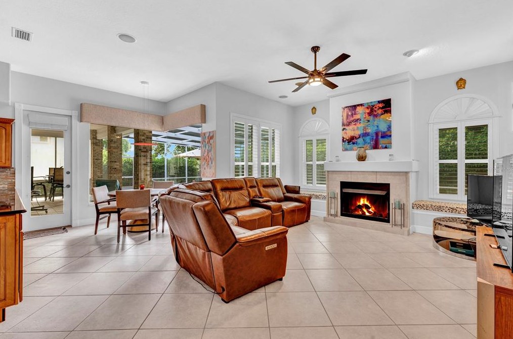 7 Carrington Ln, Ormond Beach FL  32174-3896 exterior