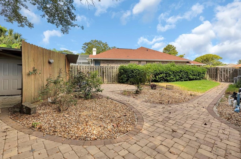 7 Carrington Ln, Ormond Beach FL  32174-3896 exterior