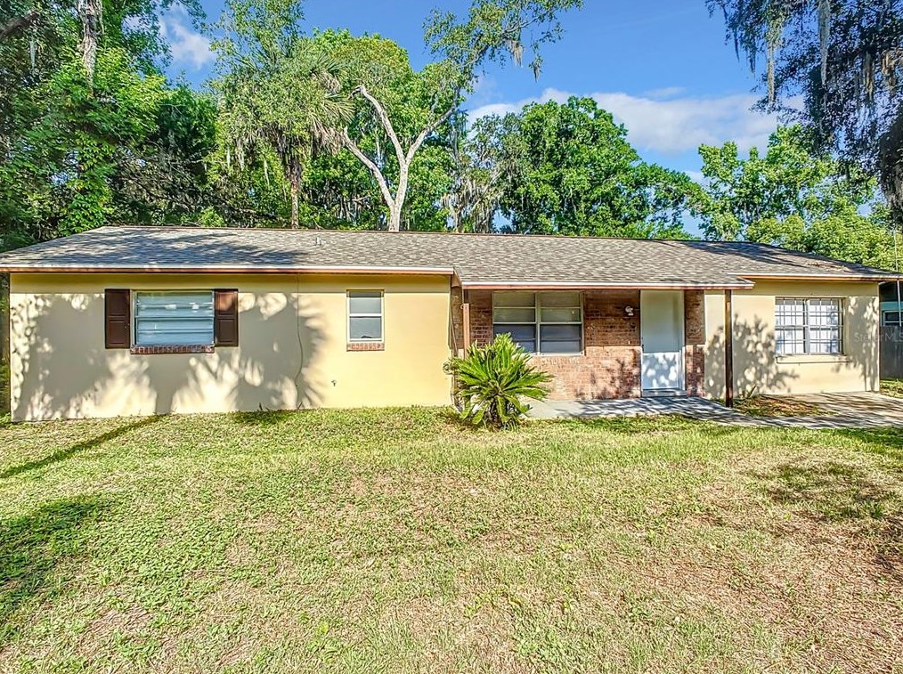 1522 Center St, Deland, FL 32720-3001