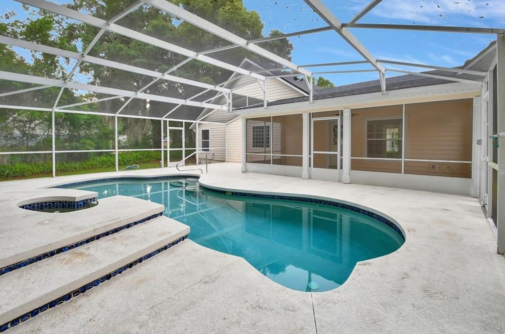 1536 Robinwood Dr, Deland FL  32720-2596 exterior