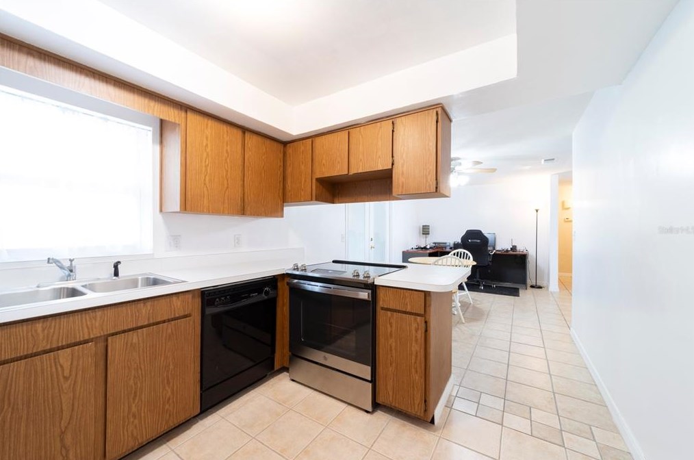 1070 Elkcam Blvd, Deltona FL  32725-2808 exterior