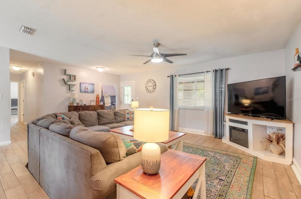 502 Sandy Oaks Blvd, Ormond Beach FL  32174-6130 exterior