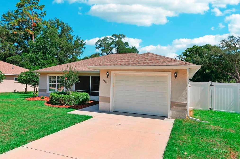 1225 8th St, Orange City, FL 32763-3604