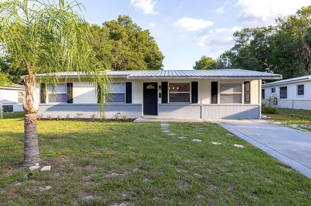 1016 Georgia Ave, Deland, FL 32724-5614