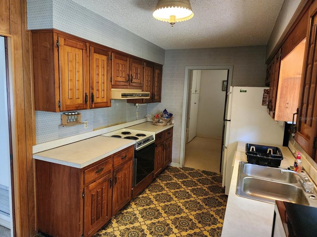 42 W Highbanks Rd, De Bary, FL 32713