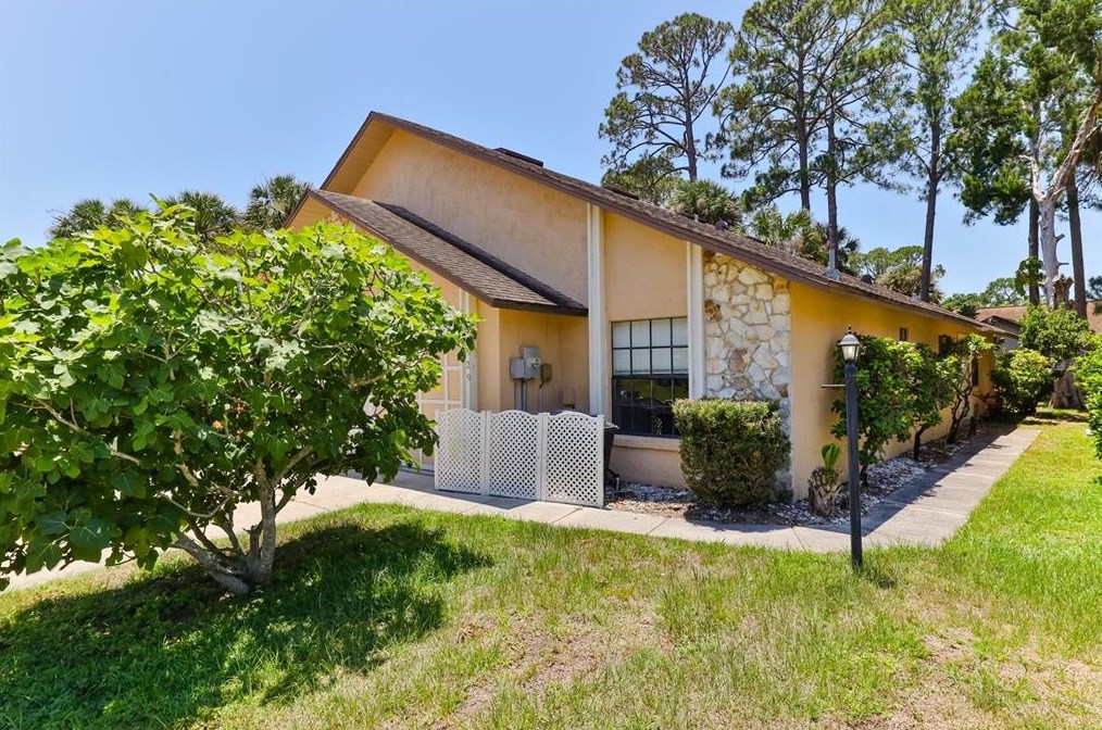 929 Stonybrook Cir, Daytona Beach, FL 32127-4956