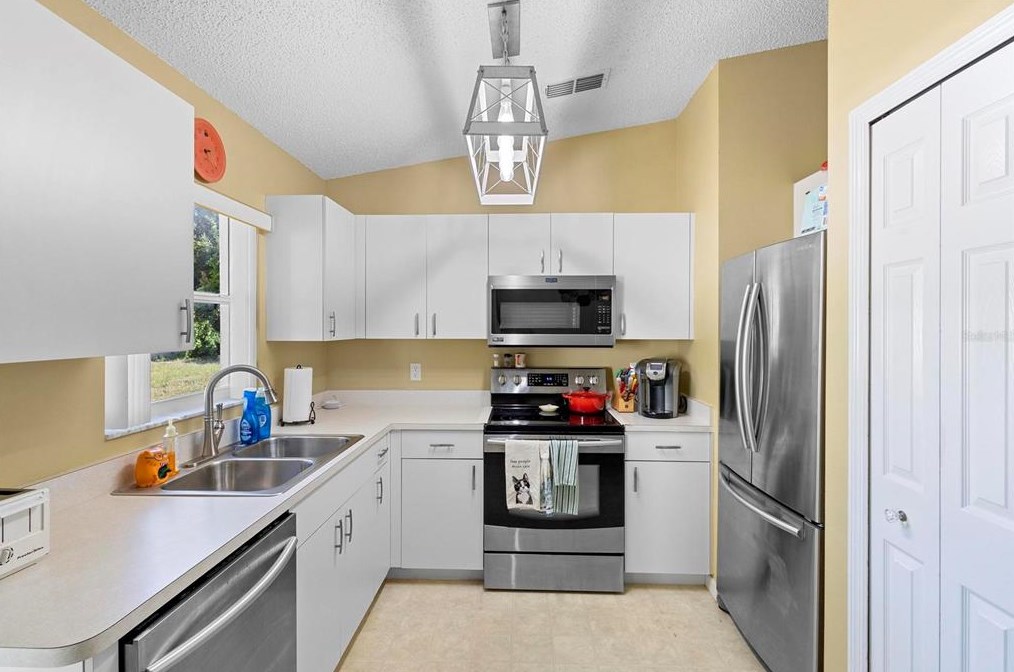 520 Williams Ave, Orange City, FL 32763-6834