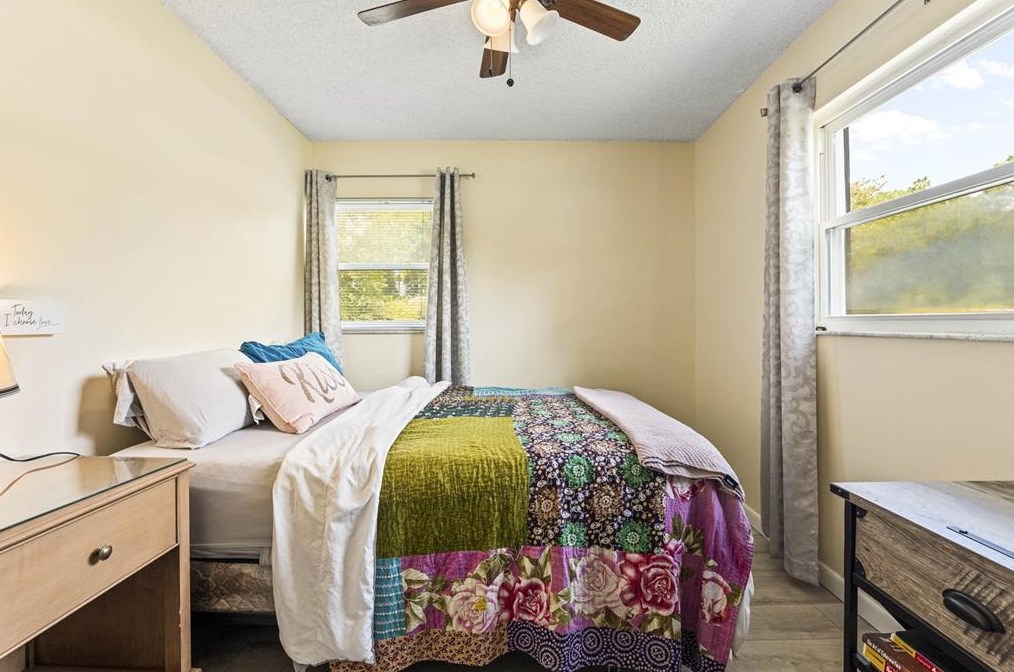 1045 Oaktree Ln, Deland FL  32720-7234 exterior