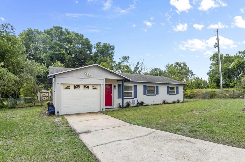 1045 Oaktree Ln, Deland FL  32720-7234 exterior