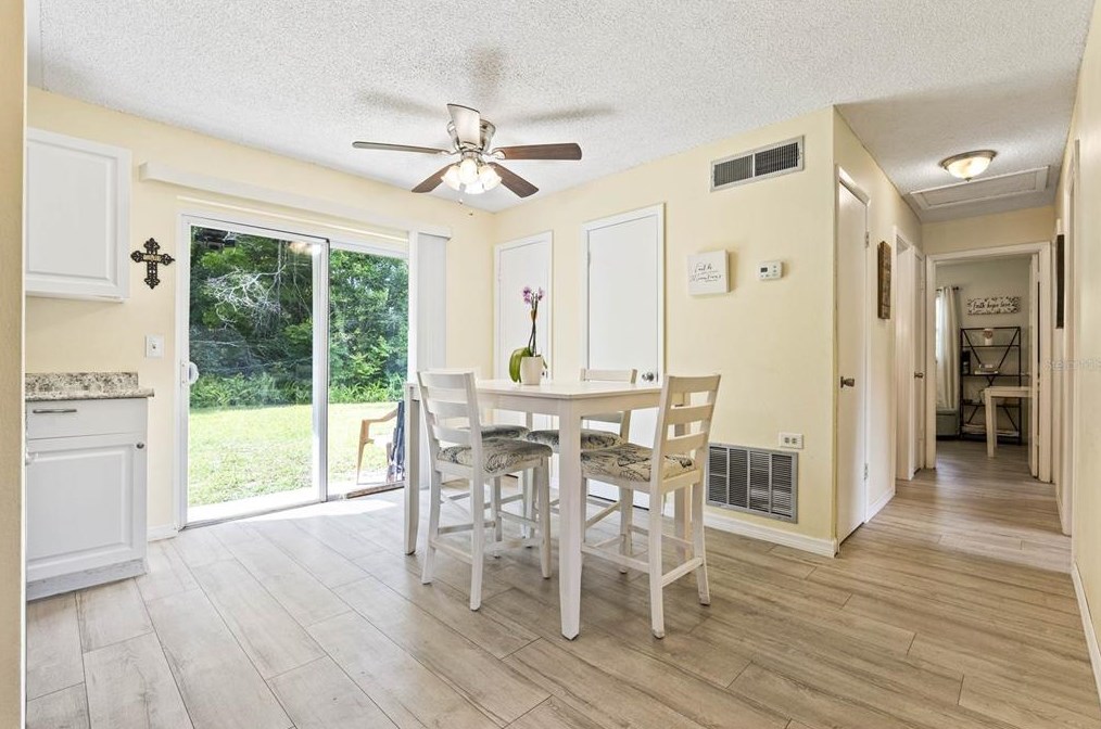 1045 Oaktree Ln, Deland FL  32720-7234 exterior