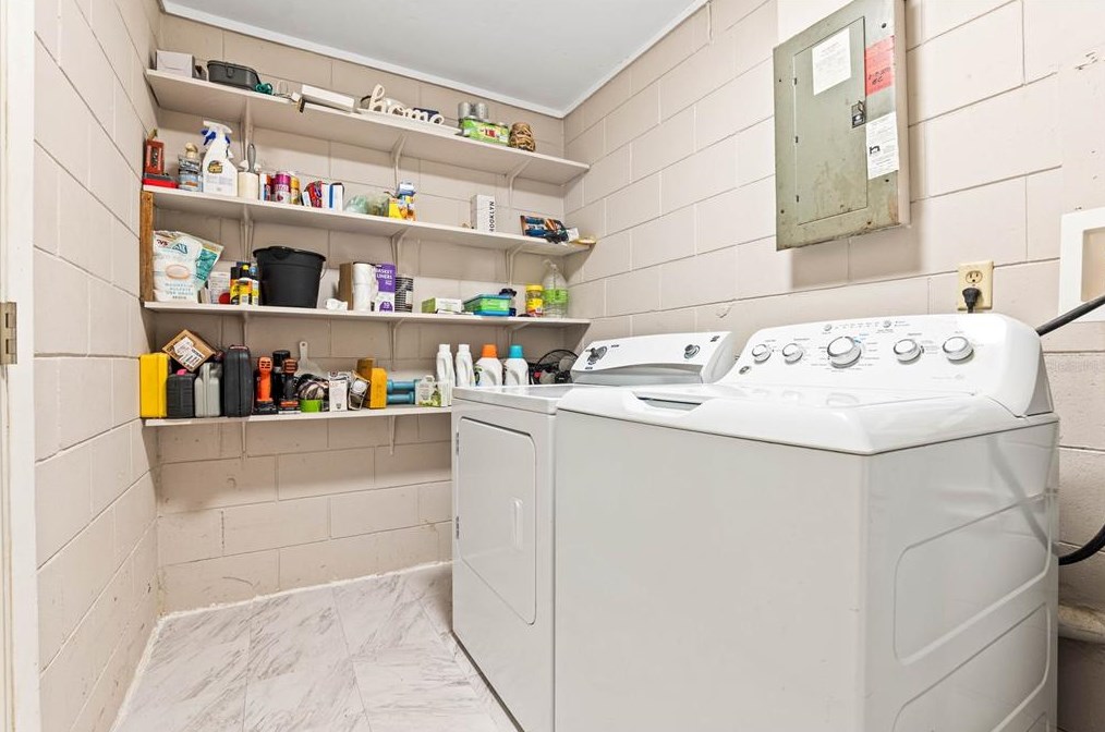 1045 Oaktree Ln, Deland FL  32720-7234 exterior