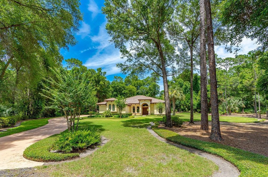 1501 Rambling Oaks Ln, Deland, FL 32720