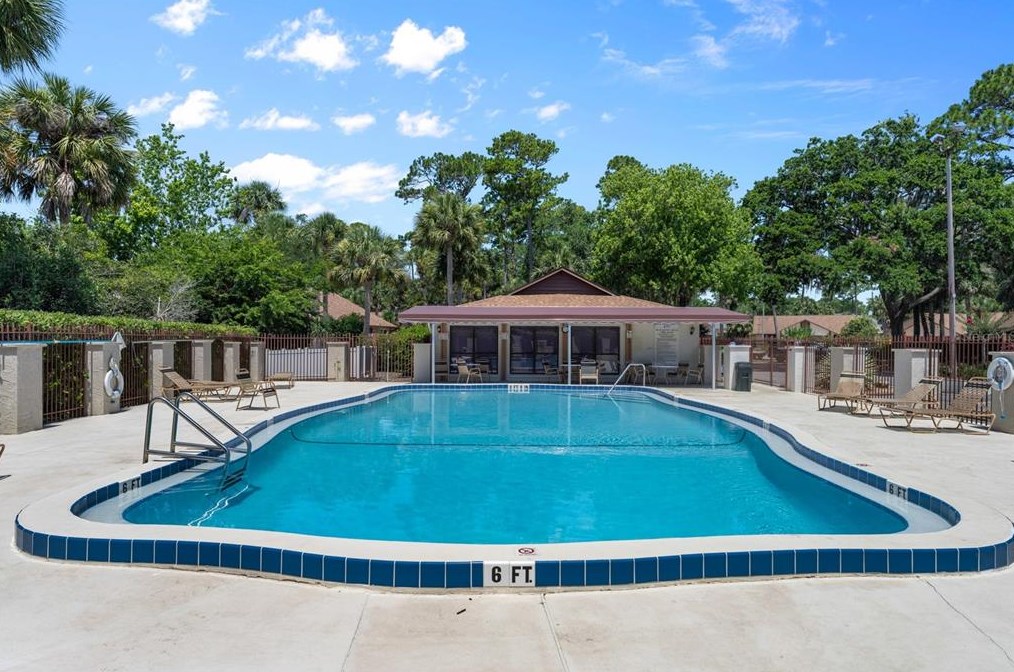 894 Stonybrook Cir, Daytona Beach FL  32127-4954 exterior