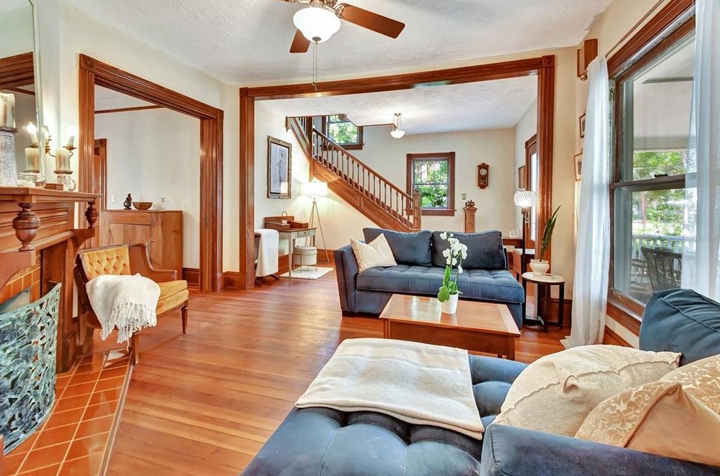 320 W Minnesota Ave, Deland, FL 32720