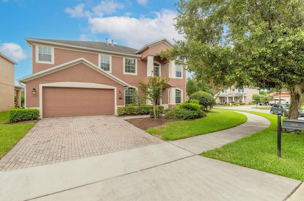 206 Laurel Point Ct, Deland, FL 32724