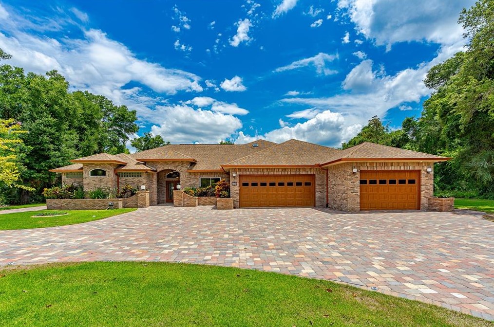 688 Ferncliff Dr, Daytona Beach, FL 32127
