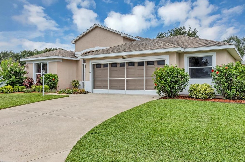 4964 Portsmouth St, Tavares, FL 32778