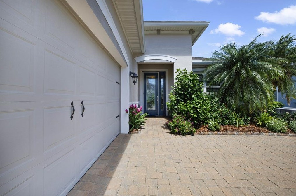 1637 Victoria Gardens Dr, Deland, FL 32724