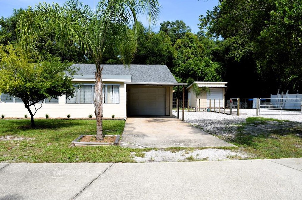 22 Amigos Rd, De Bary, FL 32713