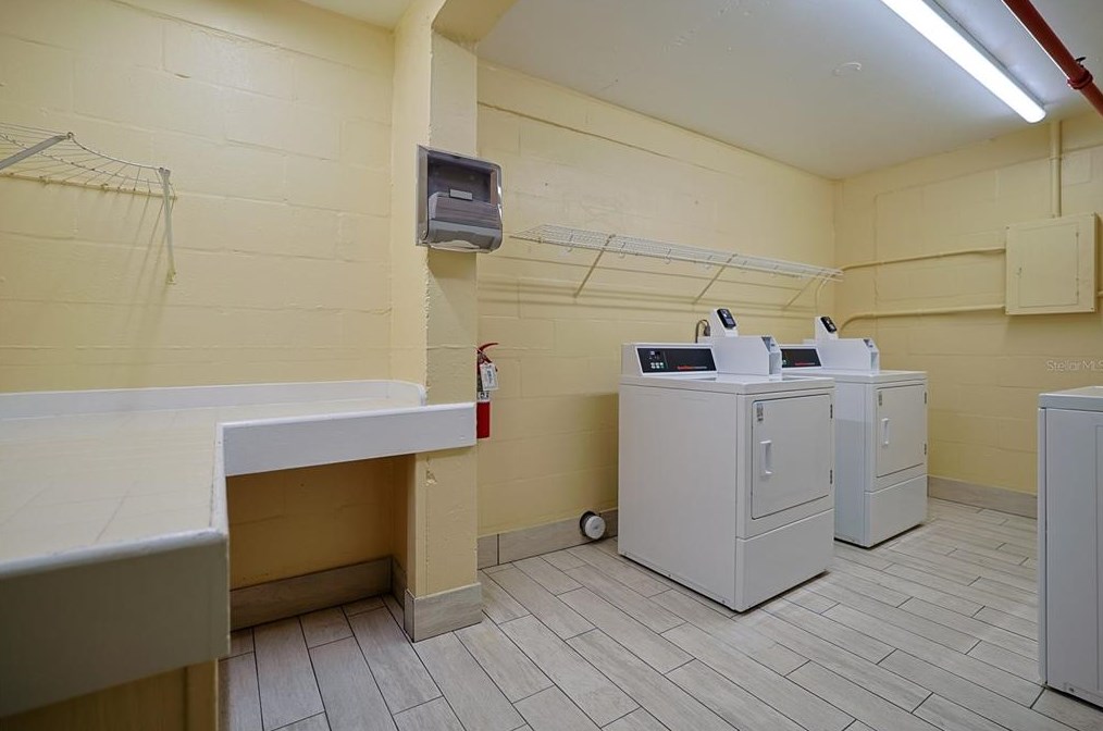 3647 Atlantic Ave, Daytona Beach FL 32118-7618 exterior