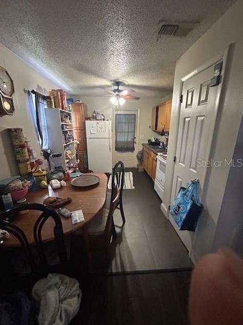 467 W Connecticut Ave, Lake Helen, FL 32744