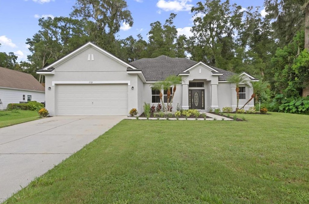 1721 N Clara Ave, Deland, FL 32720