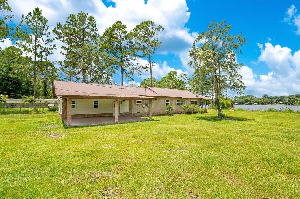114 Lake Edge Trail, Interlachen, FL 32148