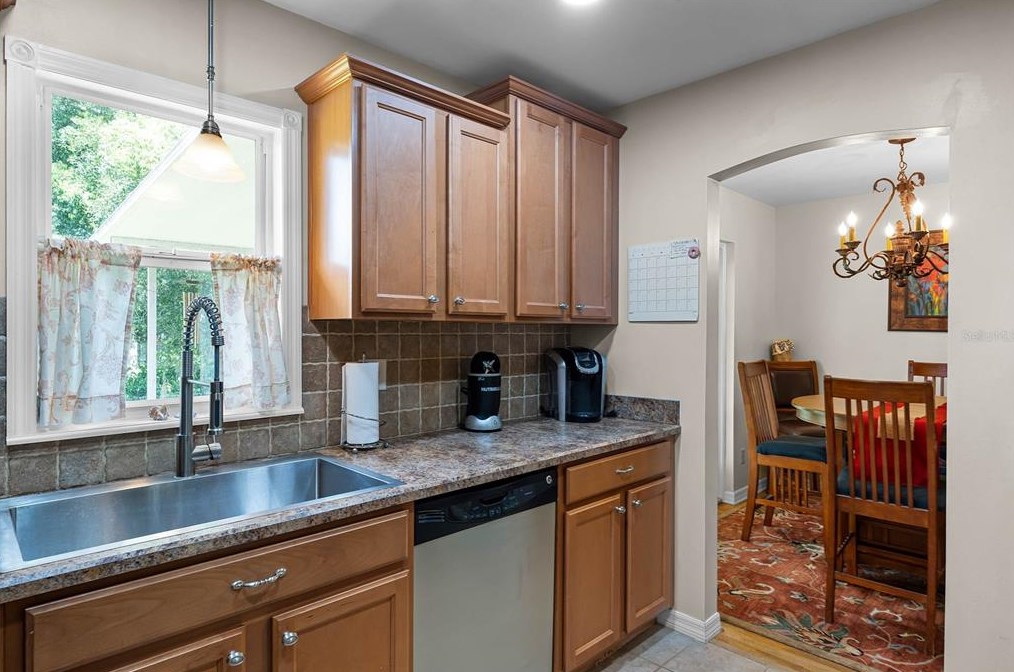 744 Woodward Ave, Deland FL  32720-6539 exterior