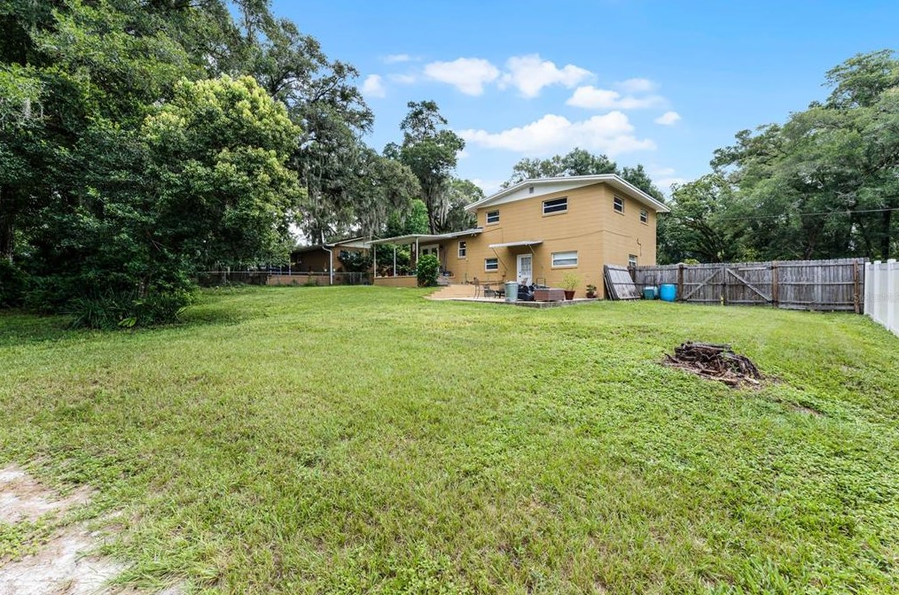 744 Woodward Ave, Deland FL  32720-6539 exterior