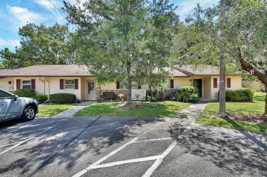 17 Villa Villar Ct #17, Deland, FL 32724