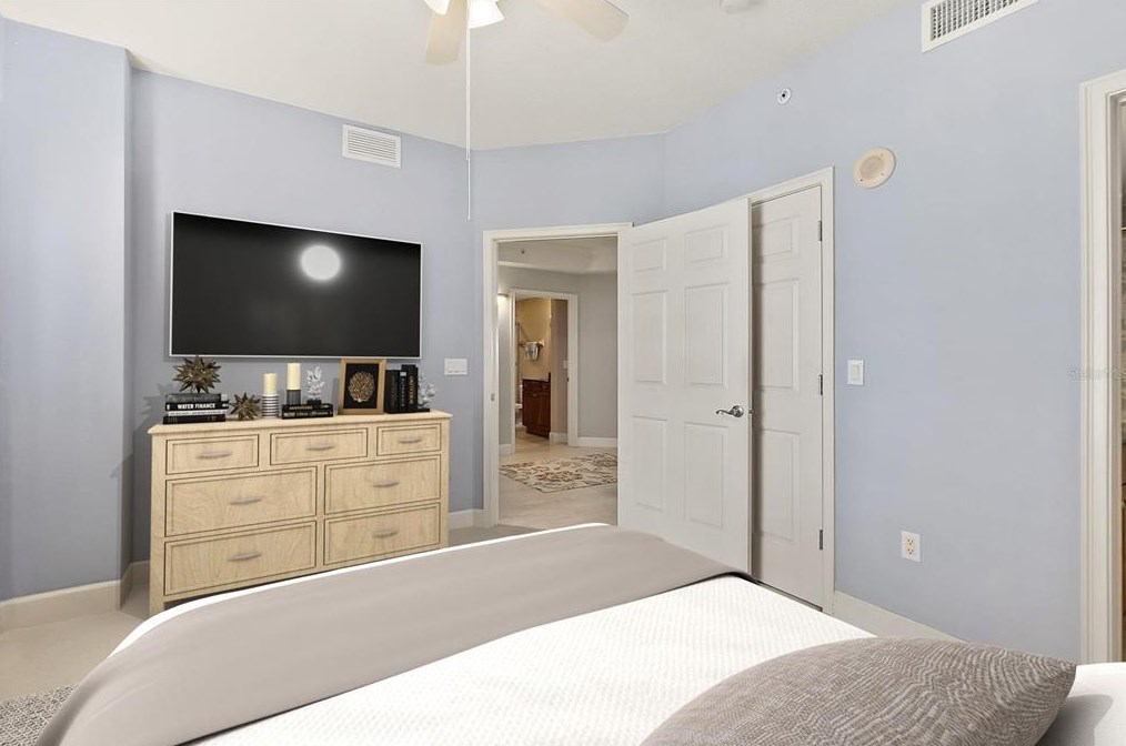 2403 Atlantic Ave, Daytona Beach FL  32118-5423 exterior