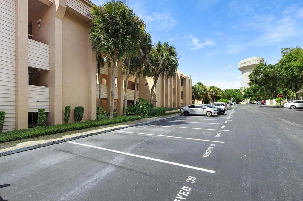 530 Cranes Way #206, Altamonte Springs, FL 32701
