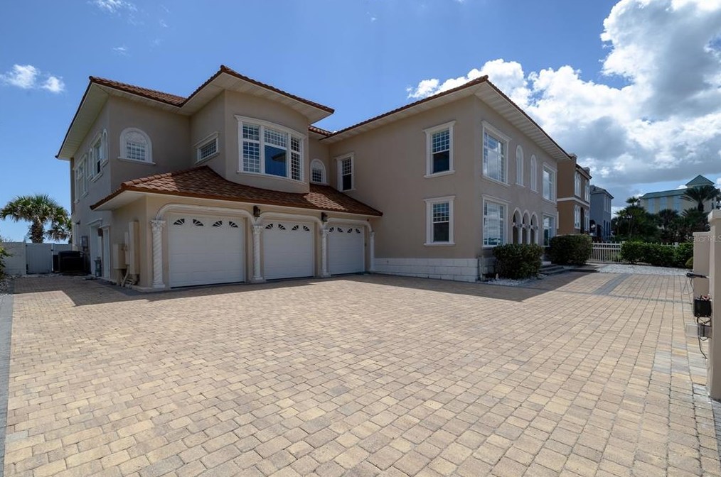 33 Ocean Shore Blvd, Ormond Beach, FL 32176-5732