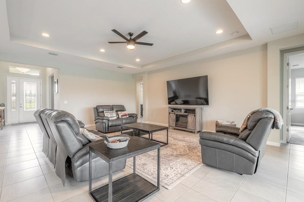 1074 Victoria Hl Dr, Deland FL  32724 exterior