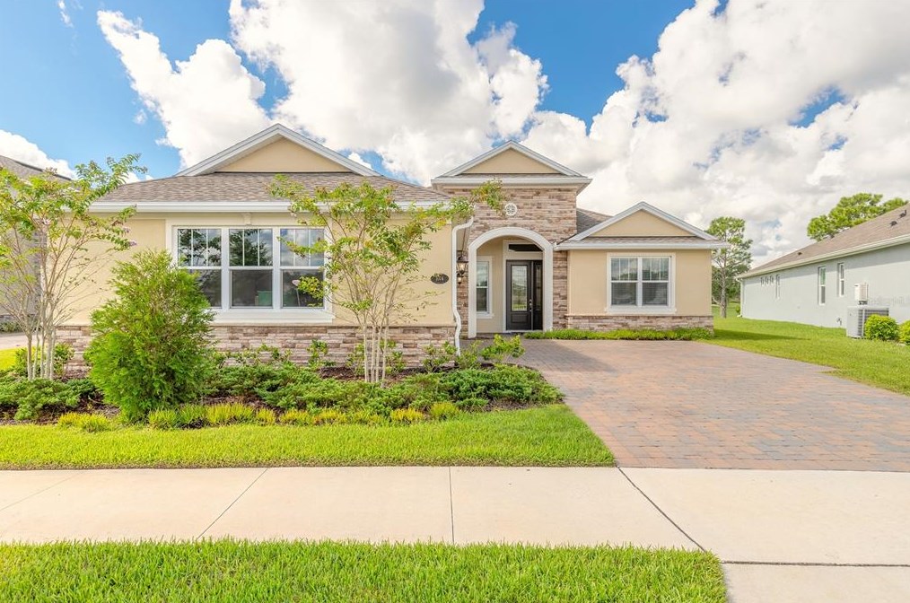 1074 Victoria Hills Dr S, Deland, FL 32724