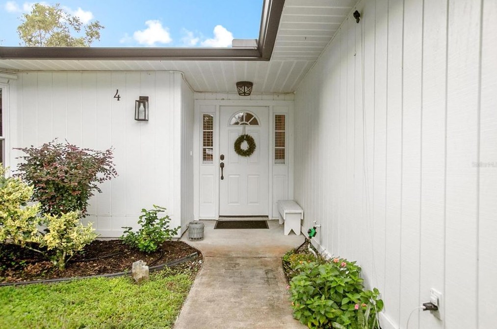 4 Reyes Rd, Deland, FL 32724