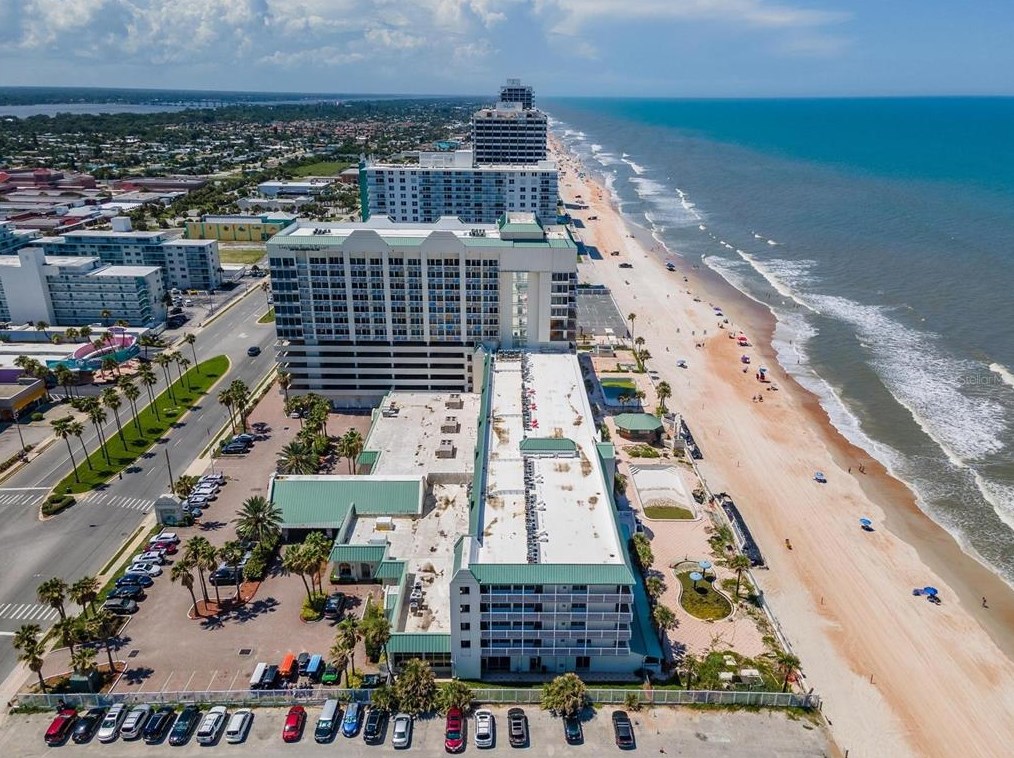 2700 Atlantic Ave, Daytona Beach FL 32118-5702 exterior