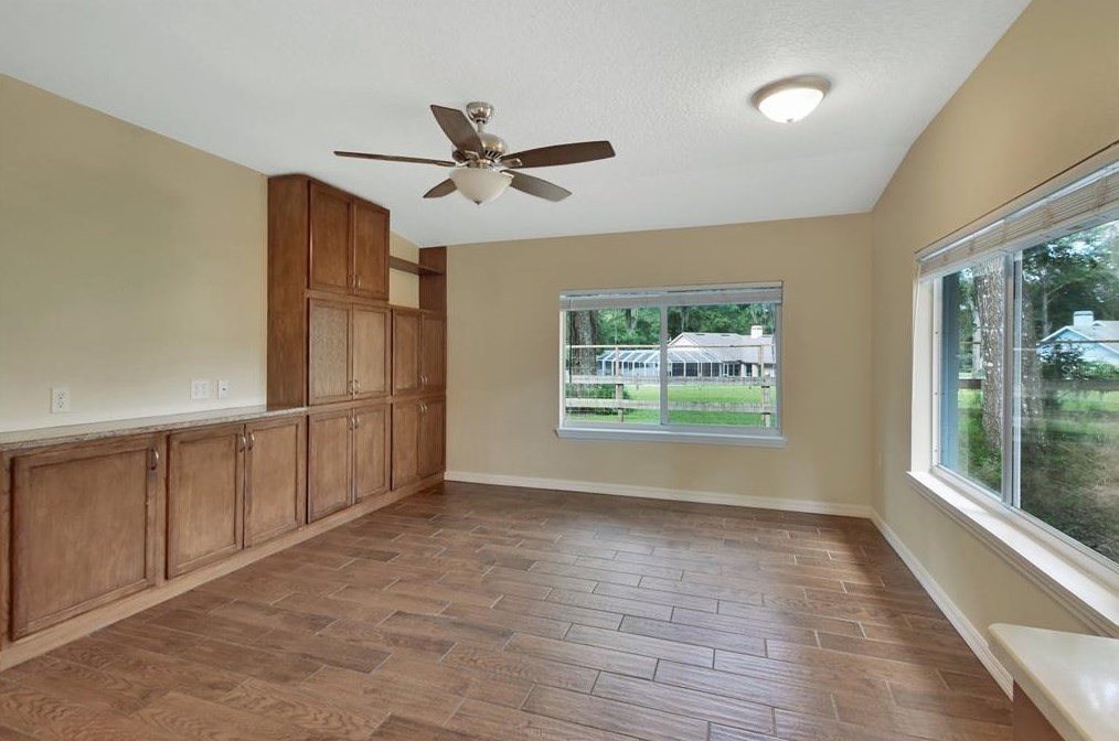 911 Taylor Road E, Deland, FL 32724