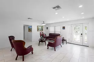 2048 Laredo Dr, Deltona, FL 32738 - Photo 6