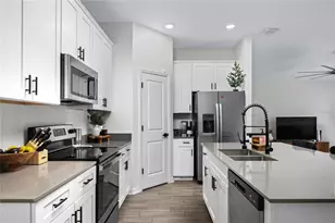 2518 Hoptree Ln, Edgewater, FL 32141 - Photo 2