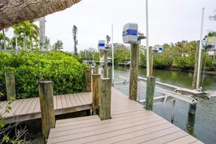 5169 Oxford Dr, Sarasota, FL 34242 - Photo 2