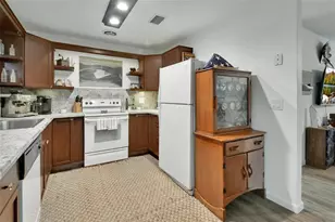 22040 Blue Creek Lodge Rd, Astor, FL 32102 - Photo 12