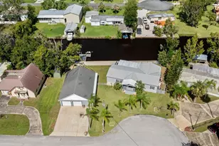 55805 Carroll St, Astor, FL 32102 - Photo 2