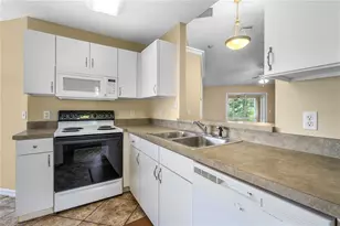 633 Clairmont Ln, South Daytona, FL 32119 - Photo 10