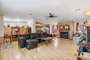 810 Plum-Nearly Ln, Lady Lake, FL 32159 - Photo 4